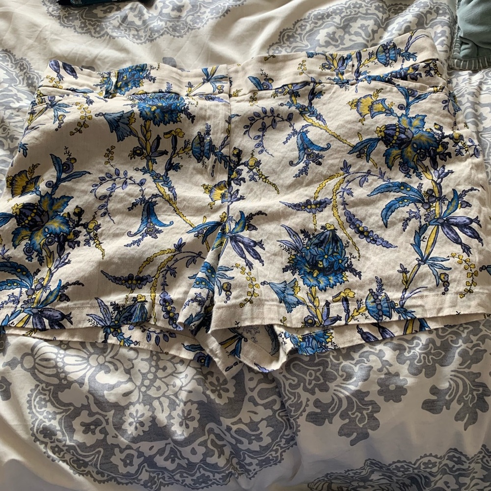 Loft linen shorts
